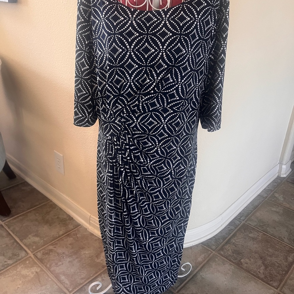 Elegant Navy and White Geometric Dress by Connected apparel